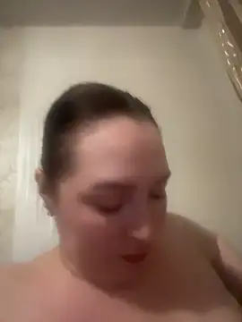 LoraineMiles online show from May 2, 2026, 6:35 pm