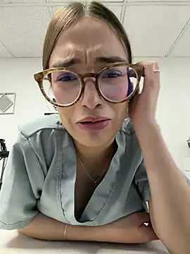 Snapshot of Sweet_Milaa1 chatting on July 1, 2026, 8:30 pm Sweet Milaa1 online show from July 1, 2026, 8:30 pm