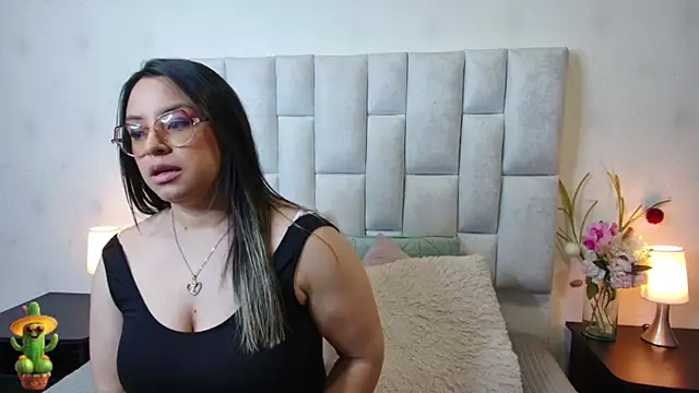Snapshot of Antonella_Bose chatting on May 11, 2026, 4:04 pm Antonella Bose online show from May 11, 2026, 4:04 pm
