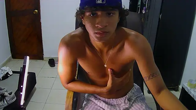 Snapshot of Hansel_take chatting on July 7, 2026, 11:53 pm Hansel take online show from July 7, 2026, 11:53 pm