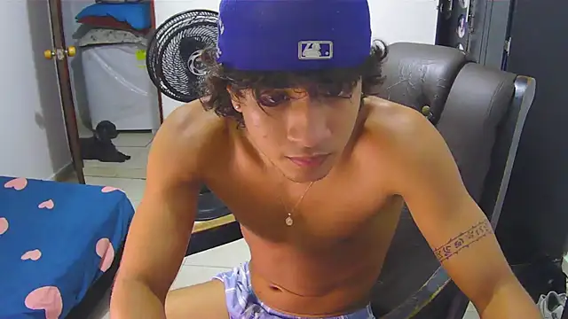 Snapshot of Hansel_take chatting on July 21, 2026, 11:29 pm Hansel take online show from July 21, 2026, 11:29 pm