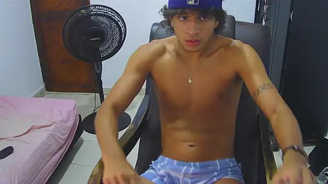 Snapshot of Hansel_take chatting on July 27, 2026, 6:26 pm Hansel take online show from July 27, 2026, 6:26 pm