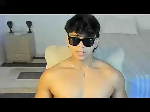 Snapshot of noahprada chatting on May 22, 2026, 5:03 am noahprada online show from May 22, 2026, 5:03 am