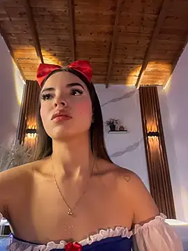 Snapshot of catalina_lafer chatting on May 30, 2026, 12:57 pm catalina lafer online show from May 30, 2026, 12:57 pm