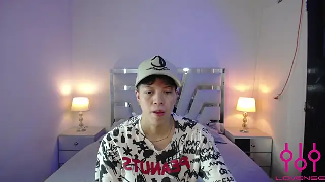 Snapshot of Asher_addamss_ chatting on May 5, 2026, 9:34 pm Asher addamss online show from May 5, 2026, 9:34 pm