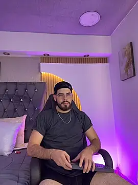 DomBoy  online show from May 15, 2026, 8:16 pm