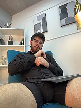DomBoy  online show from June 13, 2026, 8:07 pm