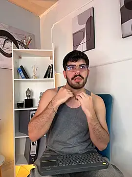 DomBoy  online show from June 26, 2026, 8:02 pm