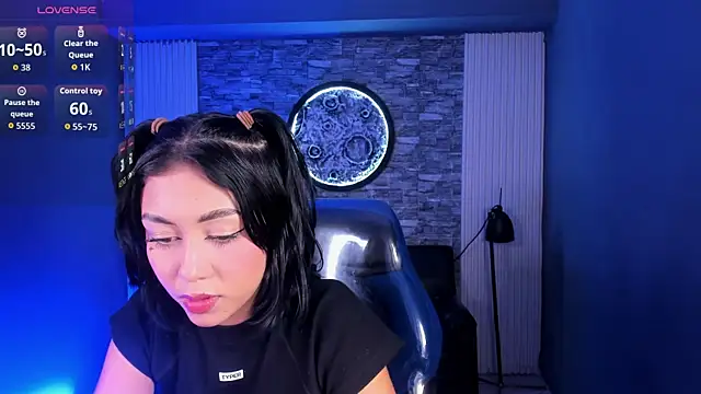 gemma 19  online show from July 24, 2026, 8:51 pm