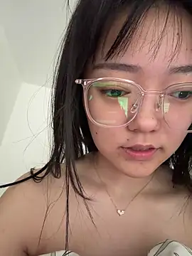 Snapshot of Peach_1314 chatting on May 4, 2026, 6:53 am Peach 1314 online show from May 4, 2026, 6:53 am