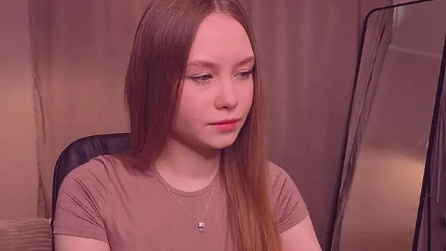 Snapshot of FloraLarsson chatting on May 12, 2026, 4:09 am FloraLarsson online show from May 12, 2026, 4:09 am