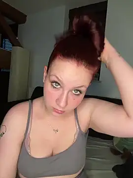 Snapshot of CuteBeaX chatting on June 20, 2026, 6:33 pm CuteBeaX online show from June 20, 2026, 6:33 pm