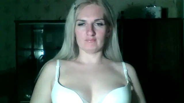 Snapshot of MartaHaze chatting on May 13, 2026, 6:49 pm MartaHaze online show from May 13, 2026, 6:49 pm