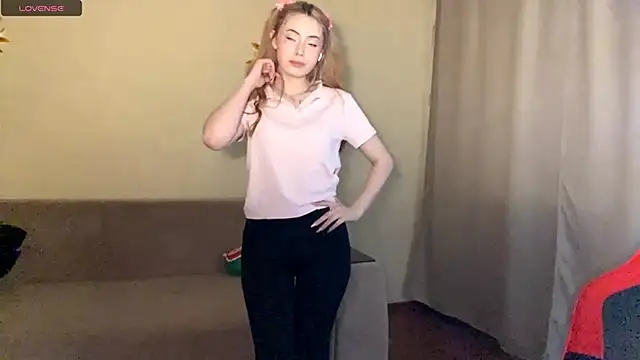 JacquiKelder online show from May 13, 2026, 1:08 pm
