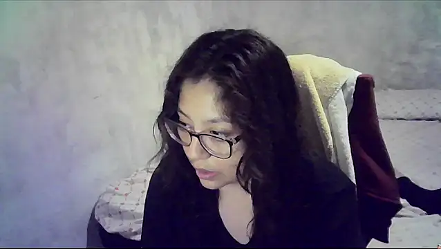 Snapshot of Grace_Moon04 chatting on May 2, 2026, 10:42 am Grace Moon04 online show from May 2, 2026, 10:42 am