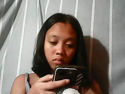Snapshot of Yours_AsianPinayGirl18 chatting on June 4, 2026, 10:27 pm Yours AsianPinayGirl18 online show from June 4, 2026, 10:27 pm