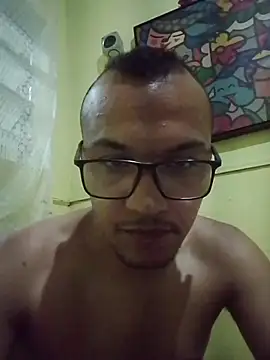 Marciosafado25 online show from May 1, 2026, 12:04 am