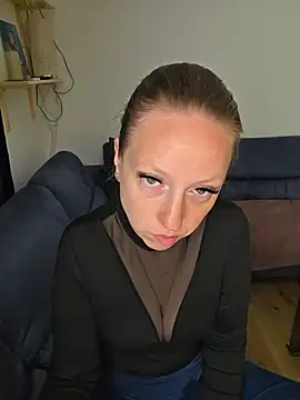 Snapshot of SweetGermanAlina chatting on May 20, 2026, 11:49 am SweetGermanAlina online show from May 20, 2026, 11:49 am
