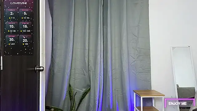 megangil  online show from May 28, 2026, 8:44 am