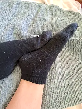 Midnight Feet online show from April 30, 2026, 9:48 am