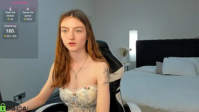 Snapshot of Valenora1 chatting on June 1, 2026, 11:12 am Valenora1 online show from June 1, 2026, 11:12 am