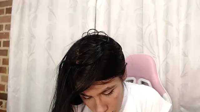 ailyn-29 online show from May 9, 2026, 12:16 am