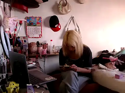 Snapshot of bunnyfoxxd chatting on July 6, 2026, 12:57 pm bunnyfoxxd online show from July 6, 2026, 12:57 pm