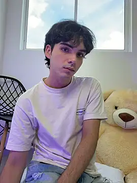 VelvetEsteven online show from April 30, 2026, 2:12 pm