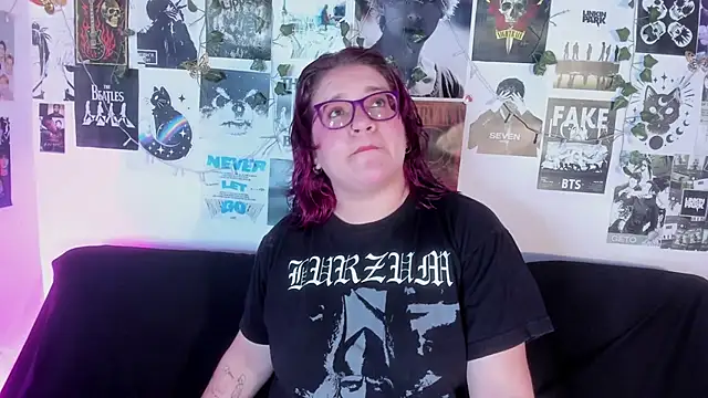 Snapshot of helleen21 chatting on June 6, 2026, 7:24 am helleen21 online show from June 6, 2026, 7:24 am