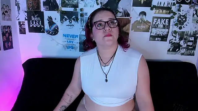 Snapshot of helleen21 chatting on June 11, 2026, 4:21 am helleen21 online show from June 11, 2026, 4:21 am