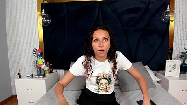 ANAMARIAMD online show from May 14, 2026, 7:09 pm