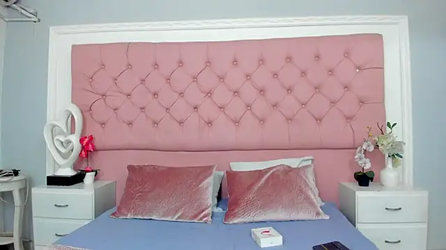 Snapshot of SarahDoll__ chatting on June 17, 2026, 1:56 pm SarahDoll online show from June 17, 2026, 1:56 pm