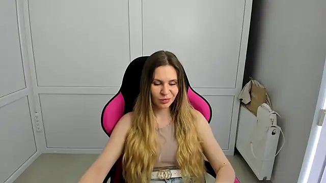 Aleksia sweett online show from May 4, 2026, 9:27 am