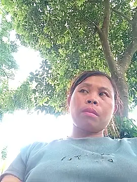 daisyy2 online show from June 15, 2026, 4:25 am