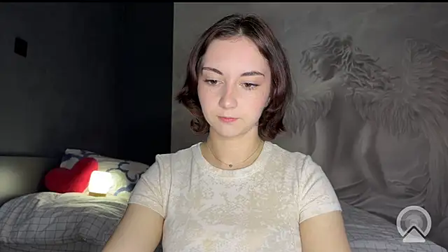 Amalia Lambert 13 online show from May 22, 2026, 7:19 pm