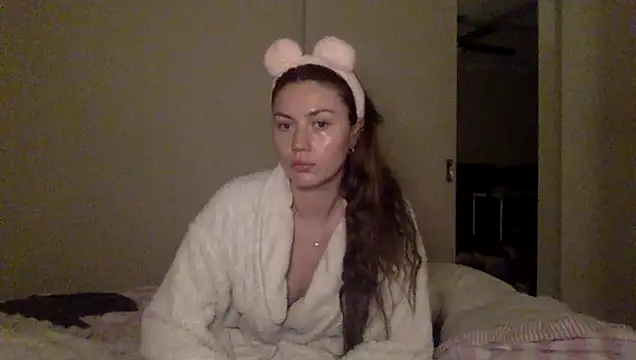 daisycollins online show from May 29, 2026, 8:12 am