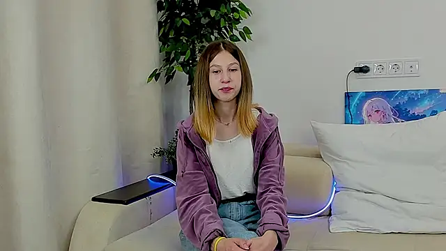 ChristiaHorde online show from May 28, 2026, 5:43 pm