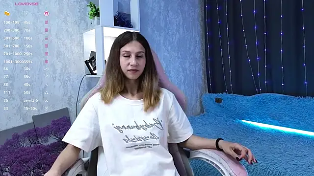 ChristiaHorde online show from July 1, 2026, 5:02 pm