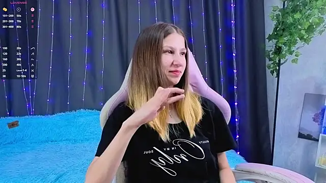 ChristiaHorde online show from July 24, 2026, 5:11 pm