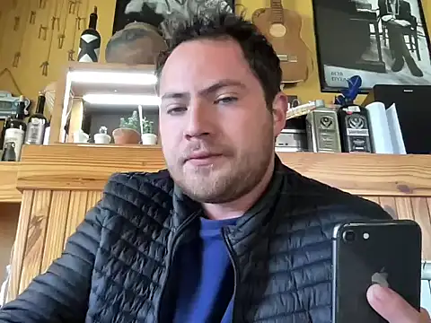 alecsgzz online show from May 5, 2026, 4:04 pm