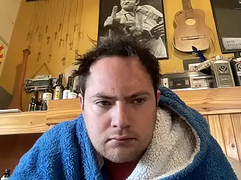 Snapshot of alecsgzz chatting on May 18, 2026, 2:56 pm alecsgzz online show from May 18, 2026, 2:56 pm