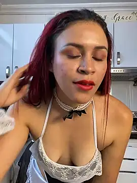 Isabella-lux online show from May 4, 2026, 8:05 pm