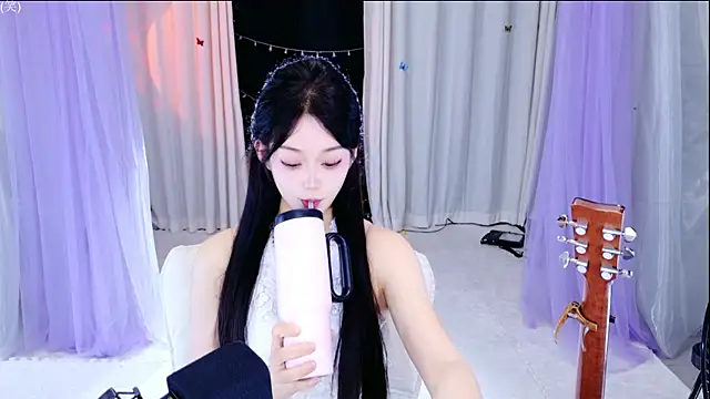 Snapshot of Wa-Nini chatting on May 28, 2026, 2:47 pm Wa-Nini online show from May 28, 2026, 2:47 pm