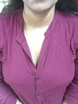 Snapshot of Roji_bha chatting on July 28, 2026, 4:19 am Roji bha online show from July 28, 2026, 4:19 am