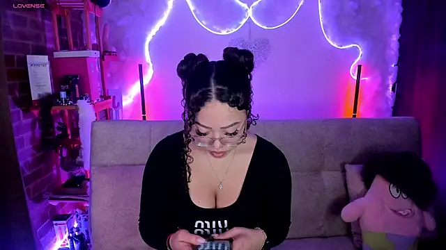 Snapshot of liz_martins1 chatting on June 1, 2026, 2:35 am liz martins1 online show from June 1, 2026, 2:35 am
