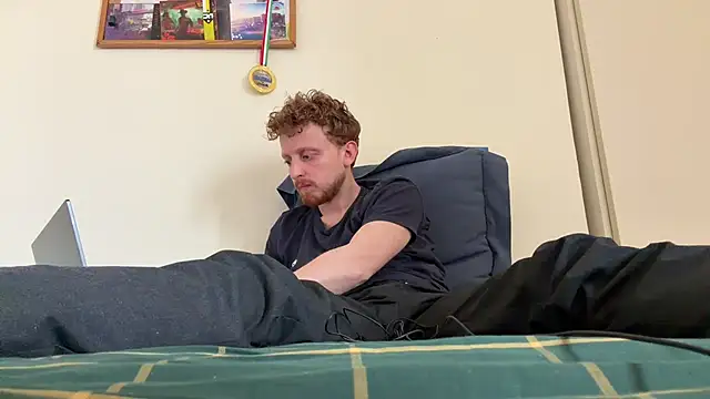 Red dragon94 online show from June 3, 2026, 2:33 pm