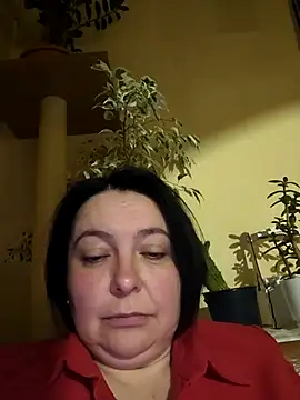 Snapshot of EmmaEmmy40 chatting on May 4, 2026, 7:10 pm EmmaEmmy40 online show from May 4, 2026, 7:10 pm