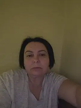 Snapshot of EmmaEmmy40 chatting on May 30, 2026, 7:11 pm EmmaEmmy40 online show from May 30, 2026, 7:11 pm