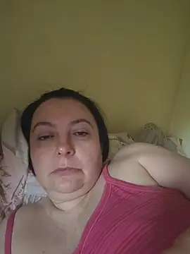 Snapshot of EmmaEmmy40 chatting on June 1, 2026, 3:47 pm EmmaEmmy40 online show from June 1, 2026, 3:47 pm