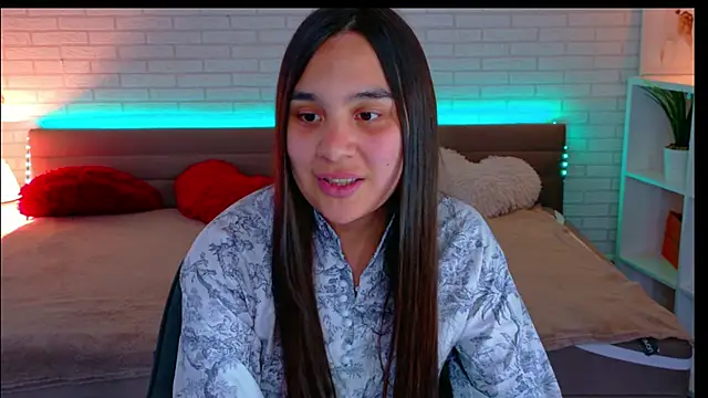 FireAndDesiree online show from May 7, 2026, 12:10 pm